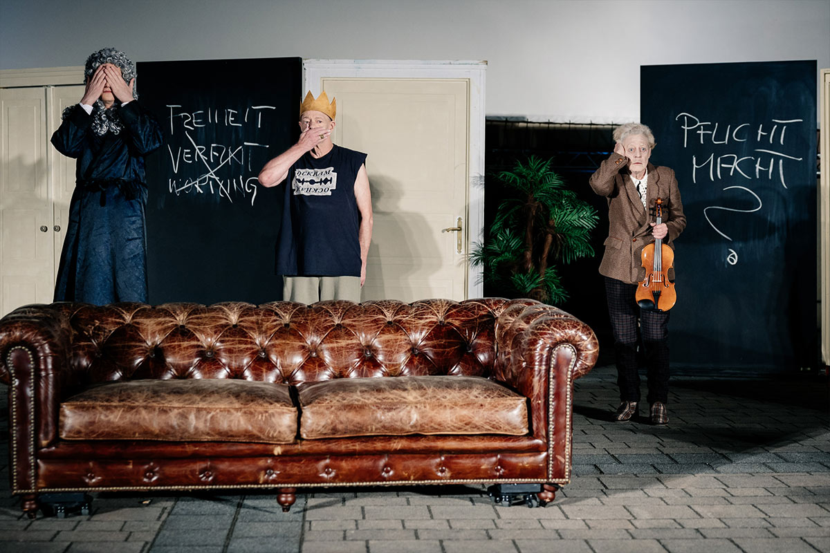 Aufnahme vom Theaterstück Die Physiker unter der Regie von Werner Müller