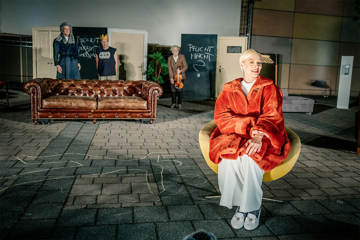 Aufnahme vom Theaterstück Die Physiker unter der Regie von Werner Müller