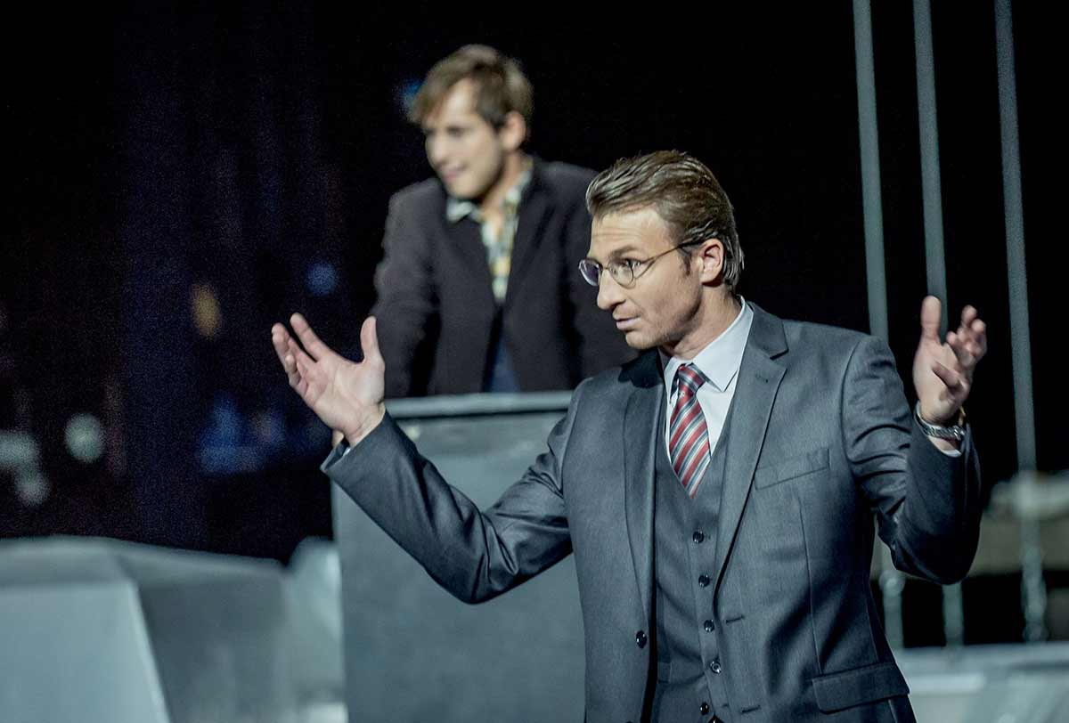 Aufnahme vom Theaterstück Ein Volksfeind unter der Regie von Werner Müller