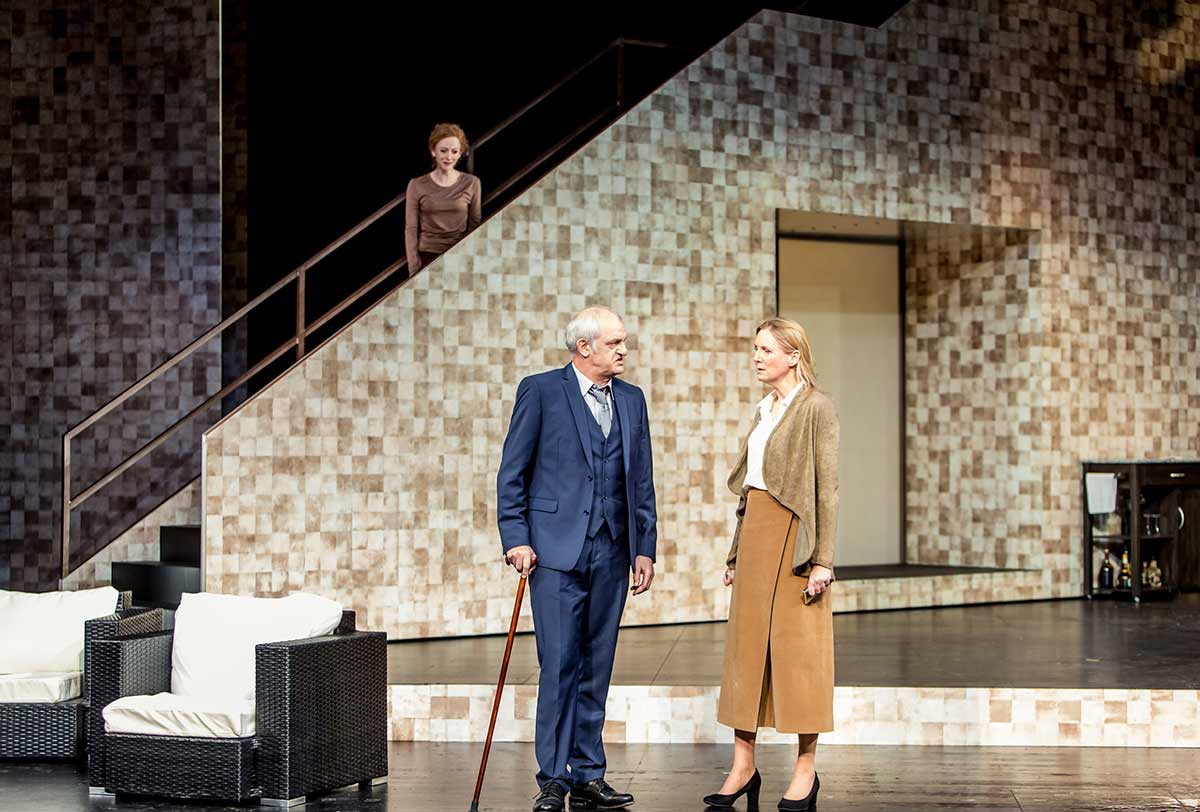 Aufnahme vom Theaterstück Die kleinen Füchse unter der Regie von Werner Müller