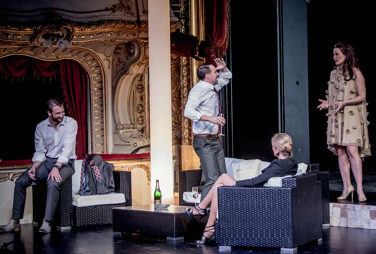Aufnahme vom Theaterstück Die kleinen Füchse unter der Regie von Werner Müller